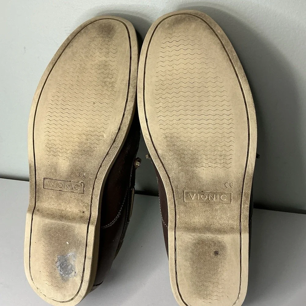 VIONIC Spring Greyson Boat Shoe - Men's Size 10.5 - Brown Leather Preppy Coastal